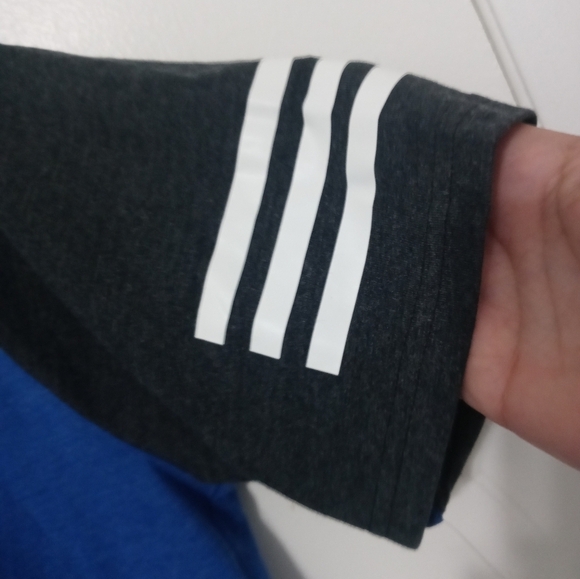 Adidas Boy's XL Blue black Varsity style large logo Pullover t shirt NEW - Picture 3 of 6